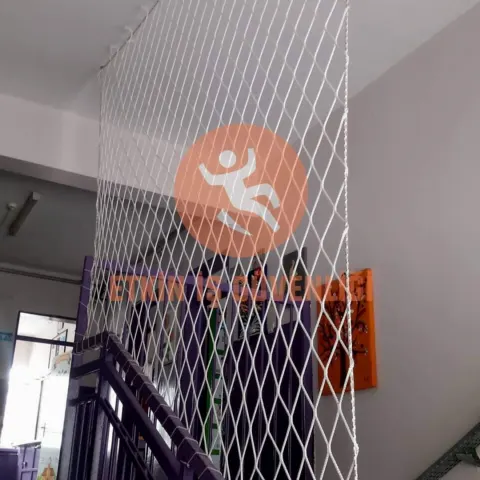 Okul Merdiven Güvenlik Ağı uygulaması 19