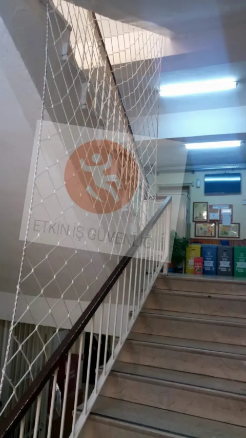 Okul Merdiven Güvenlik Ağı uygulaması 28