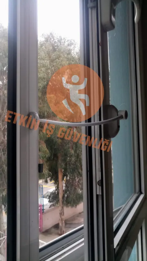 Pencere Güvenlik Kilidi uygulaması 1